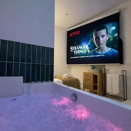 Romantique - Cinema - Netflix - St Roch * 阿棉